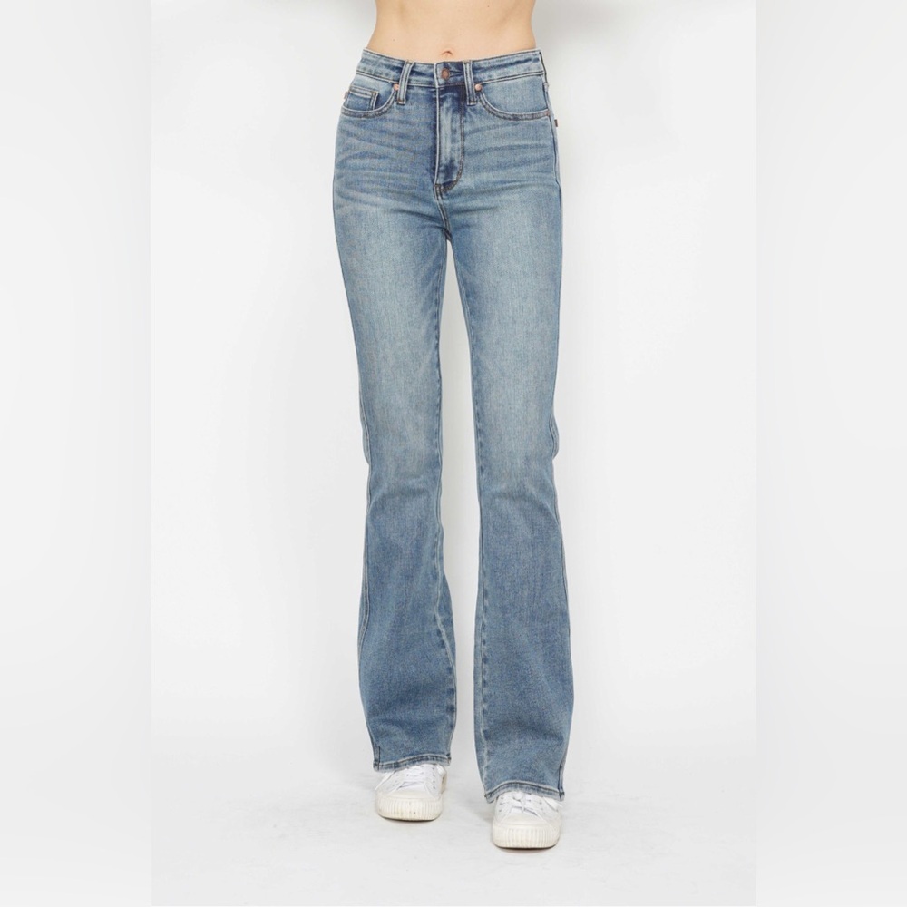 Judy Blue 32” INSEAM Tummy Control Back Embroidered Pocketed Bootcut Jeans​
